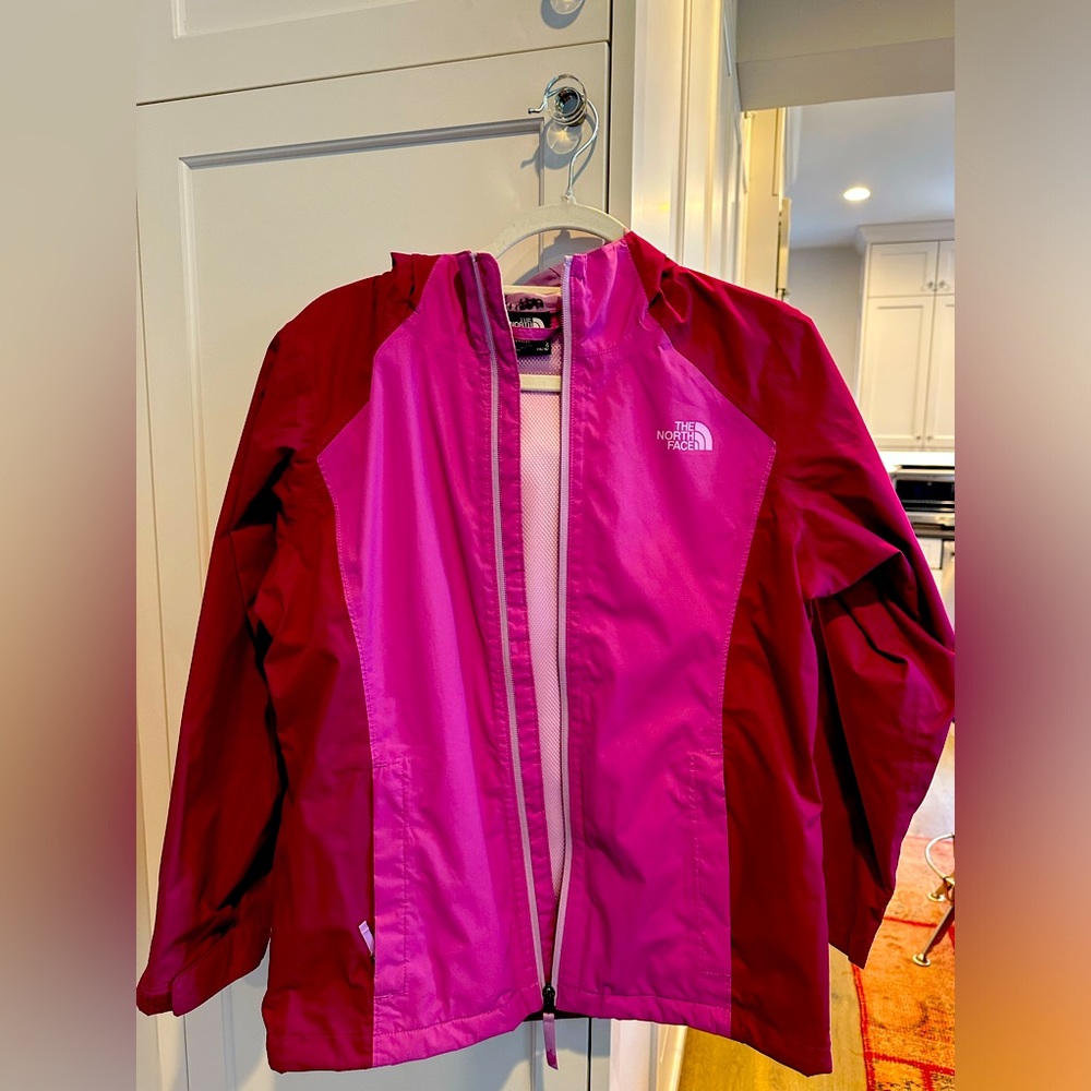 North Face Girls size lg (14/15) waterproof shell